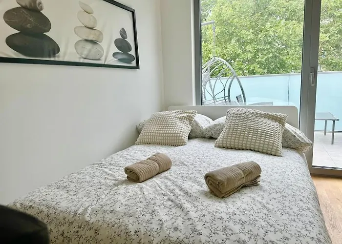 Rooftop With Balcony & Free Parking