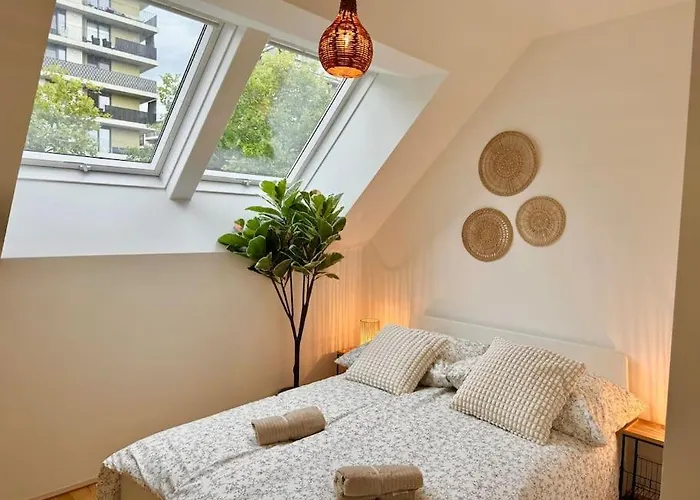 Rooftop With Balcony & Free Parking Viena